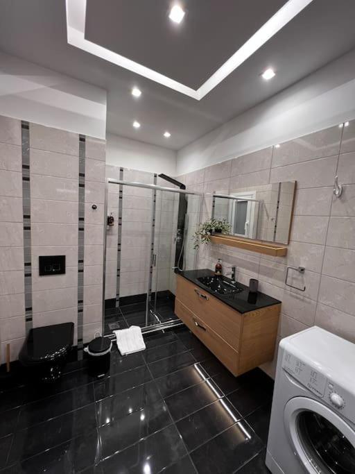 Luxurious, Spacious, Modern, Fully Renovated Apartment Close To Acropolis, Koukaki, Metro Station "Sygrou-Fix" Athen Eksteriør billede